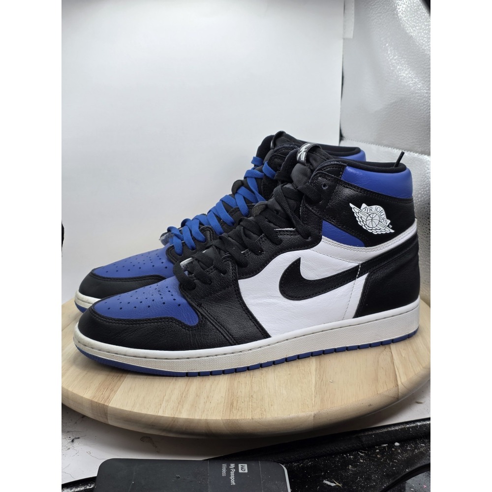Mens 12 Jordan Air Jordan 1 Retro High OG Royal Toe Black/White/Blue 555088-041